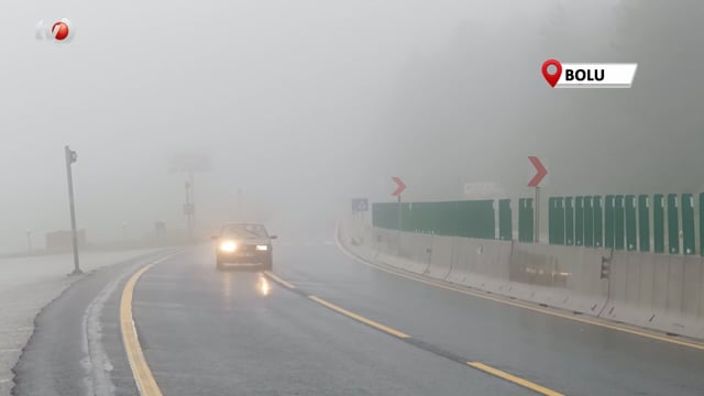 Bolu Dağı'nda Sis ve Sağanak Yağış Etkili Oluyor