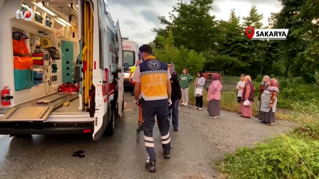 Hendekte Bariyerlere Çarpan Otomobil Ters Döndü 4’ü Çocuk 7 Yaralı