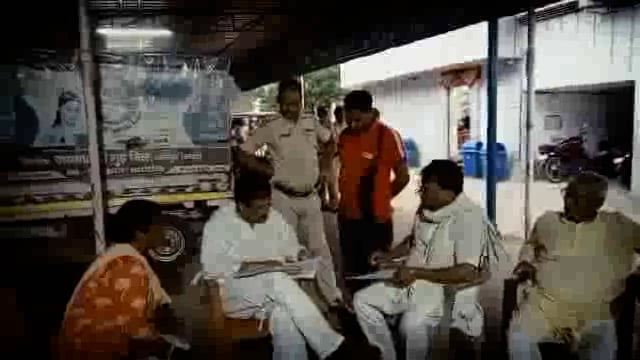 सांसद गिरधारी यादव ने अमरपुर के सुल्तानपुर पंचायत का किया दौरा लोगों की सुनी समस्याएं