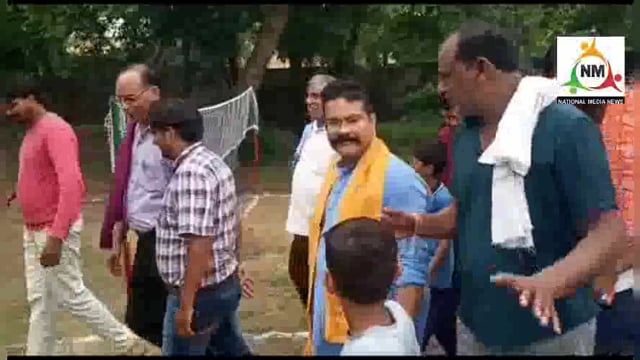 कारव मिनी स्टेडियम खेल मैदान का क्षेत्रीय जिला प्रतिनिधि ने गांव के लोगों की मौजूदगी में फीता काटकर किया उद्घाटन।