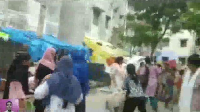 Gonda Jile Mein Kotwali Nagar Kashiram Colony mein ghar mein ghuskar mahilaon Ne mamuli Vibhag per ki maarpeet