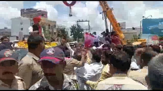 कॅबिनेट मंत्री संजय बनसोडे यांचा उदगीर शहरात जल्लोषात जंगी स्वागत