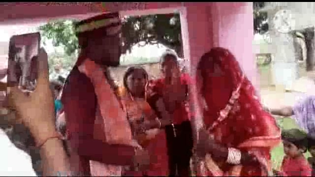 सावन में भोलेनाथ को साक्षी मानकर एक दूजे के हुए युगल जोड़ी, है चर्चा का विषय