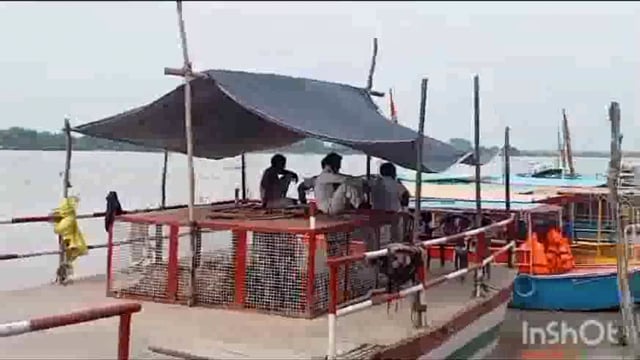 जलस्तर में लगातार वृद्धि को लेकर आगरा मंडल आयुक्त अमित कुमार पहुंचे राहत कार्य में कोताही न बरतने की दी चेतावनी