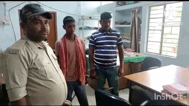 सूरजगढ़ा- थाना पुलिस के द्वारा क्यूल थाना क्षेत्र के एक नक्सली एवं एक शराब तस्कर को गिरफ्तार कर भेजा गया लखीसराय
