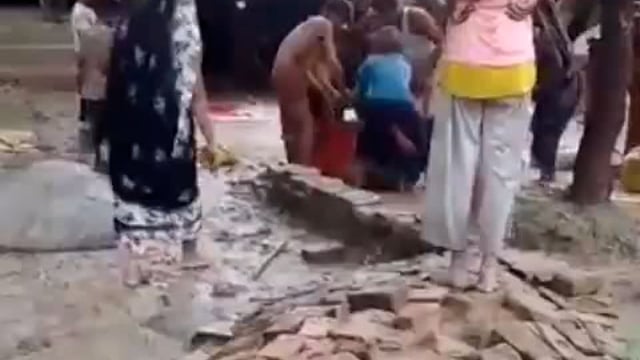 बारिश का पानी घर में घुसने पर महिला पड़ोसी से शिकायत करने पहुँची, पड़ोसी ने महिला को जमीन पर गिराकर जमकर पीटा, दोनों पक्ष से मुकदमा दर्ज
थाना बाघराय