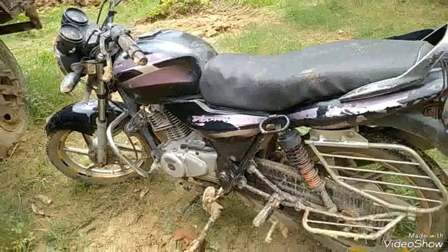 पुलिस ने 23 लीटर महुआ शराब के साथ एक मोटरसाइकिल व एक धंधेबाज को किया गिरफ्तार भेजा न्यायालय