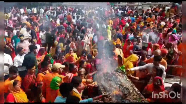 लखीसराय जिले के सुप्रसिद्ध अशोक धाम मंदिर परिसर में सावन माह की दूसरी सोमवारी पर श्रद्धालुओं की उमड़ी भारी भीड़