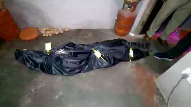 संपति के लिए चाचा ने हत्या शव को घर से बरामद किया