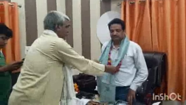 दुष्यंत कुमार सिंह बने खंड विकास अधिकारी बलदेव किया पदभार ग्रहण शासन की मंशा के अनुरूप होगा कार्य