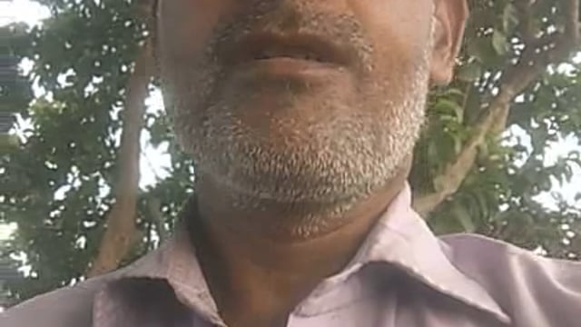 थाना फरहा गांव कुर कनंदा लीलाधर तुला राम अपने बेटों के बेटे के साथ लाठी लेकर चलता है गांव में दबंगई दिखाता है