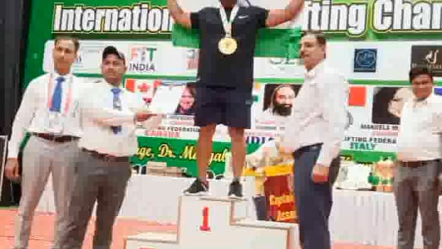 माट के  जनकपुर निवासी रोहित ने वेटलिफ्टिंग में किया क्षेत्र का नाम रोशन  वापस आने पर किया गया स्वागत सम्मान