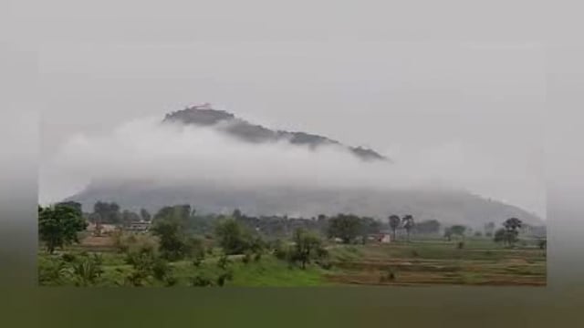 सावन में मंदारेशवर स्थित काशी विश्वनाथ के दर्शन पूजन को भी पहुंच रहे हैं श्रद्धालु