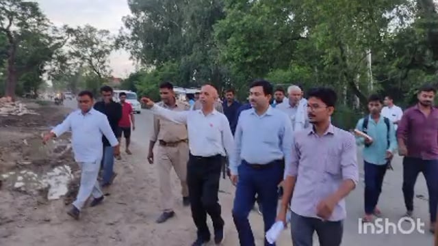 डीएम के दिशा निर्देश पर पारा सराय में अवैध जमीन के पट्टे की जांच करने पहुंची तहसीलदार की टीम लोगों के बयान किए दर्ज