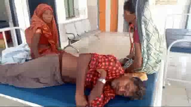 डुमरामा हाई स्कूल के समीप अज्ञात पिकअप वैन की टक्कर से एक व्यक्ति हुआ जख्मी