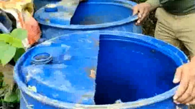 पुलिस ने पांडेडीह के जंगल में छापेमारी कर महुआ शराब की पांच संचालित भट्टी को किया ध्वस्त प्राथमिकी दर्ज