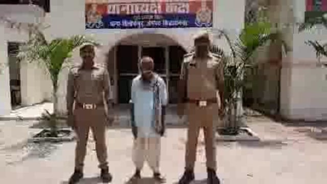 त्रिलोकपुर पुलिस ने हत्या आरोपी एक अभियुक्त को  कोहड़ौरा तिराहा से किया गिरफ्तार भेजा न्यायालय