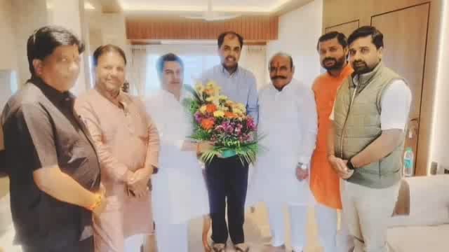 लातूर लोकसभा निवडणूक प्रमुख राहुल केंद्रे यांनी माजी पालकमंत्री आमदार संभाजी पाटील यांची घेतली भेट