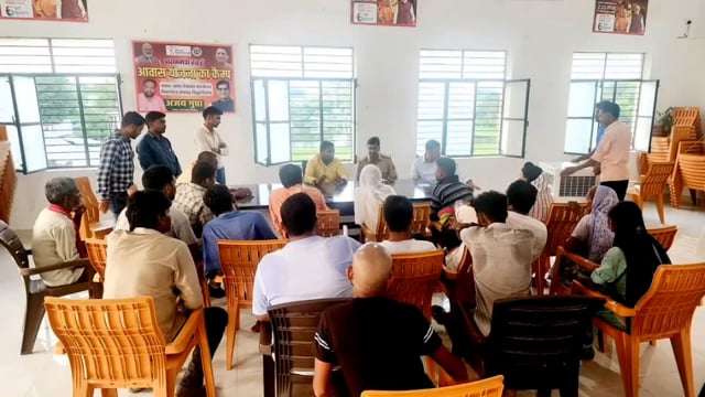 मीट मछली व्यापारियों के साथ नगर पंचायत बिस्कोहर कार्यालय पर अध्यक्ष अजय गुप्ता ने की बैठक