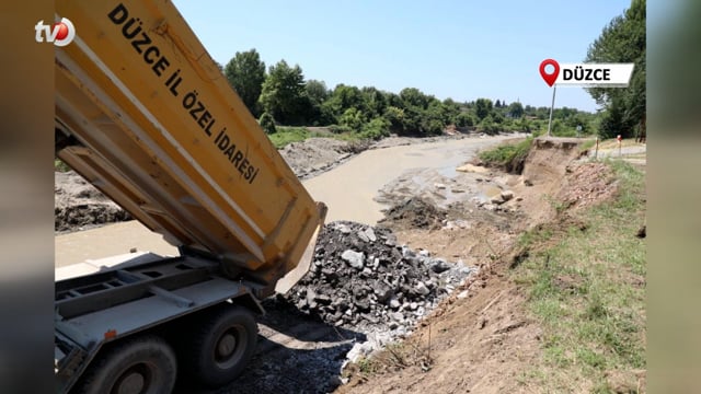 Düzce Selde Ulaşıma Kapanan Tüm Köy Yolları Açıldı