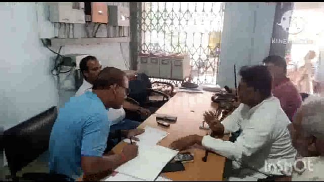 सूरजगढ़ा थाने में अंतिम दिन भी शस्त्रों का भौतिक सत्यापन के लिए पहुंचते रहे अनुज्ञप्ति धारी