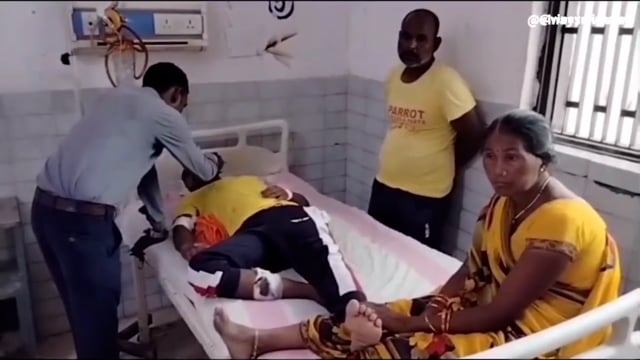 चार पहिया वाहन ने ई रिक्शा चालक को मारी टक्कर, जिला अस्पताल में भर्ती