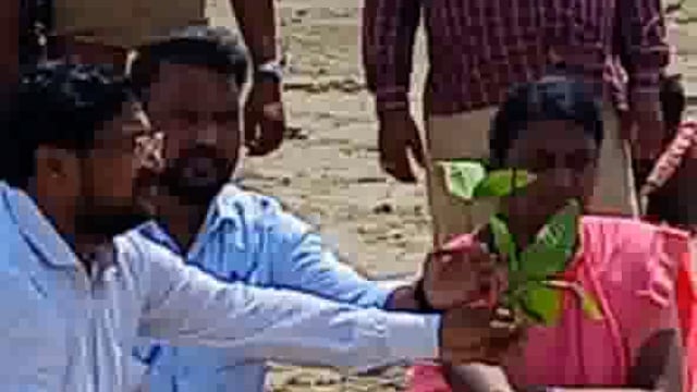 गोंडा मुख्य विकास अधिकारी की अध्यक्षता में पौधरोपण कार्यक्रम का हुआ आयोजन