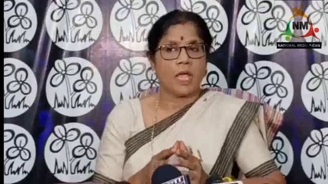 মন্ত্রী শশী পাঁজা সাংবাদিক সম্মেলন করছেন