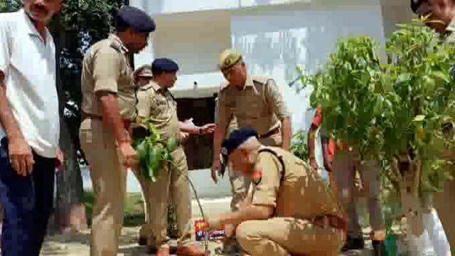 एडीजी,आईजी जोन प्रयागराज एवं एसपी ने कोतवाली कुंडा व थाना हथिगँवा का किया निरीक्षण
दिये आवश्यक दिशा निर्देश