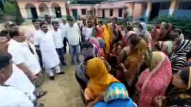 बेलहर विधायक मनोज यादव क्षेत्रिय दौरा कर सुनी लोगों की जनसंख्या समाधान करने का दिया आश्वासन