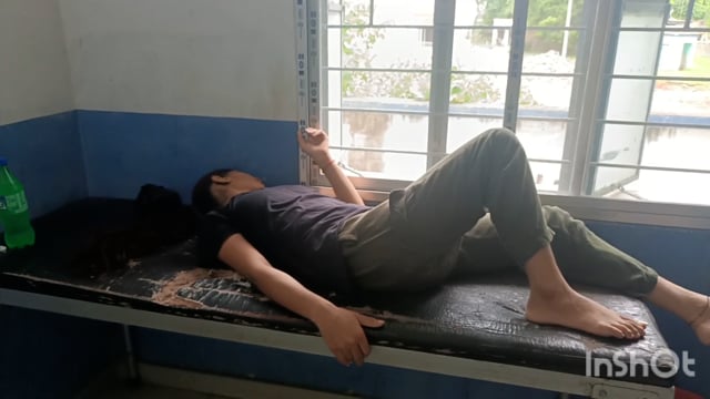 सूरजगढ़ा-अमरूद तोड़ने के क्रम में पेड़ से फिसल कर गिरी युवती हुई घायल किया गया सूरजगढ़ा सीएचसी में इलाज