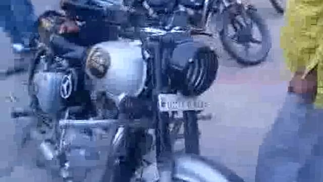 सहारनपुर पुलिस के द्वारा पुरानी चुंगी पर सघन चेकिंग अभियान चलाया गया जिसमें बिना हेलमेट लगाए लोगों का चालान किया गया और 