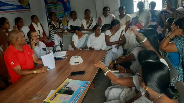 प्राथमिक स्वास्थ्य केंद्र सिरदला में आशा कार्यकर्ता व एएनएम के साथ हुई बैठक