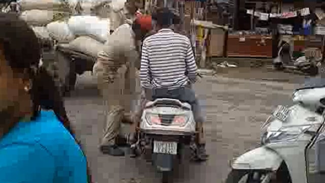 ं सहारनपुर पुलिस प्रशासन की ओर से सदस्यता अभियान में पकड़े गए वाहनों के काटे जा रहे हैं चालान