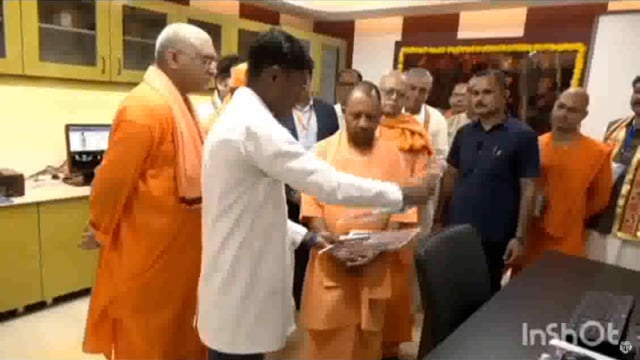 माननीय मुख्यमंत्री योगी आदित्यनाथ पहुंचे वृंदावन के रामकिशन मिशन हॉस्पिटल किया पेट सीटी स्कैन मशीन का उद्घाटन