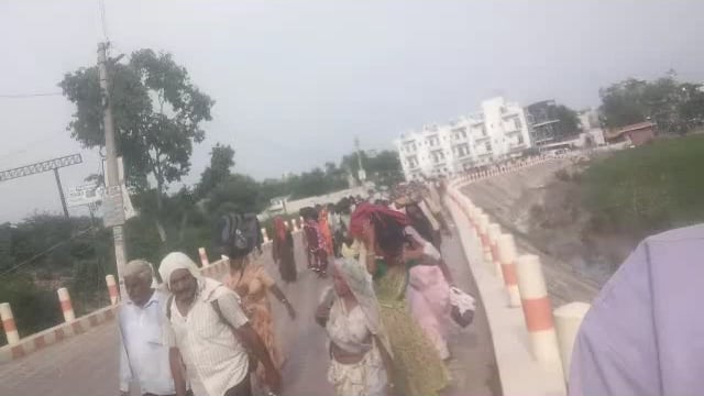 गोकुल बैराज पर ब्रज चौरासी कोस परिक्रमा का उमड़ा श्रद्धा का सैलाब