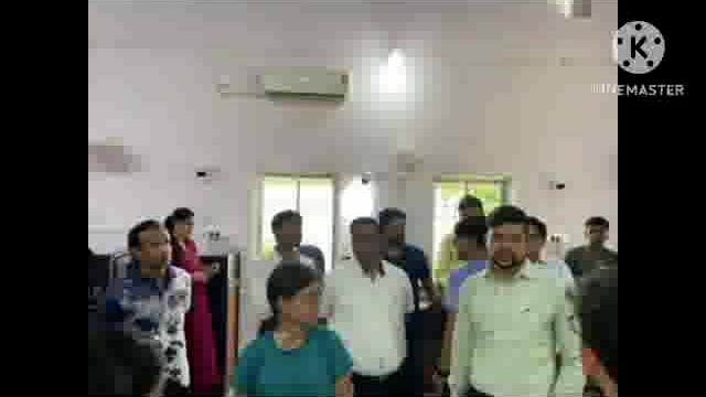 जिला पदाधिकारी ने किया इंडोर स्टेडियम एवं लाइब्रेरी का निरीक्षण, दिए आवश्यक दिशा निर्देश