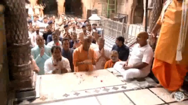 वृंदावन में बिहारी जी मंदिर पहुंचे सीएम ने कहा कि उत्तर प्रदेश पर्यटन में नंबर वन बन गया है धर्म के प्रति भडी है आस्था