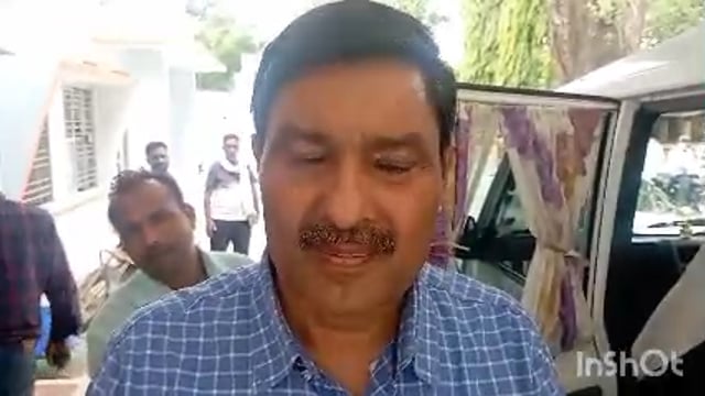 उपायुक्त श्रम रोजगार ने इटियाथोक विकासखंड सभागार में खंड विकास अधिकारी सहित सभी सचिवों  के साथ की बैठक