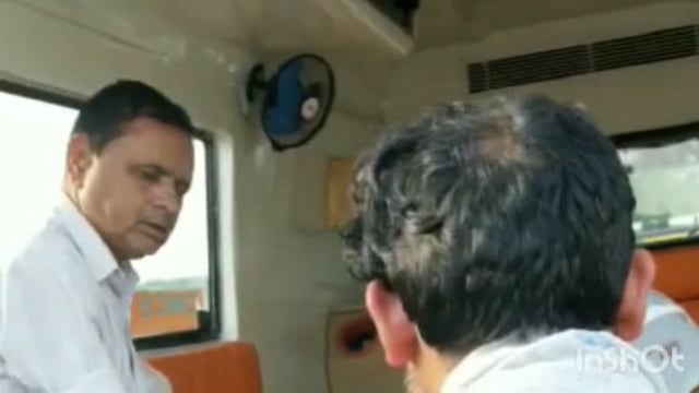 यमुना एक्सप्रेसवे कैंटर से कार टकराई 4 लोग हुए घायल जिला अस्पताल किए गया रैफर