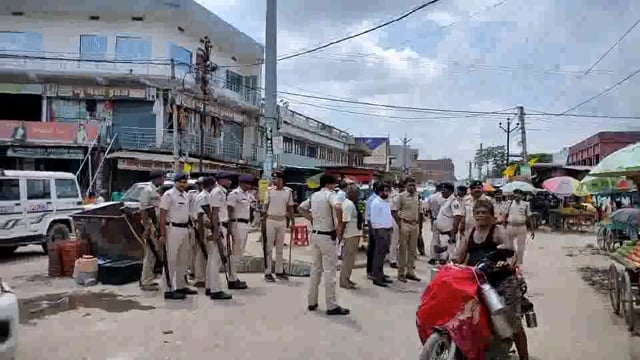 सुगौली में मोहर्रम पर्व को लेकर पुलिस-प्रशासन एलर्ट।निकाला फ्लैग मार्च।