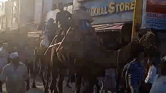 पुरानी चुंगी पर पुलिस प्रशासन मुस्तैद ट्रैफिक वार्डन लगे हुए हैं मोहर्रम के जुलूस के चलते प्रशासन पूरी तरह से तैयारी से 