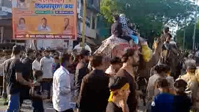 भारी संख्या में लोगों ने माध्यमिक जुलूस में हिस्सा लिया प्रशासन पूरी तरह से मुस्तैद है