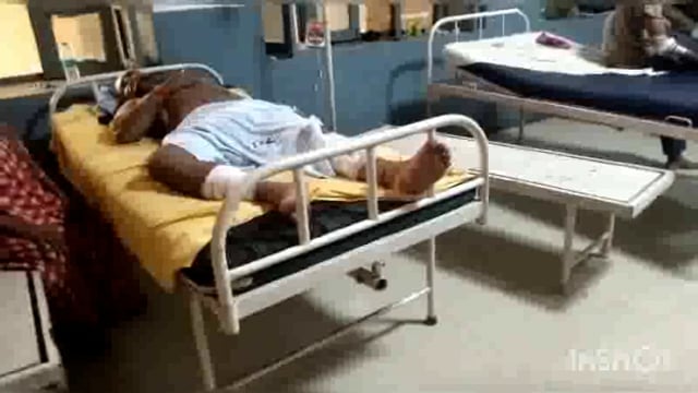 पार्टी के बहाने बुलाकर युवक के साथ जमकर की मारपीट घायल युवक को जिला अस्पताल में कराया गया भर्ती