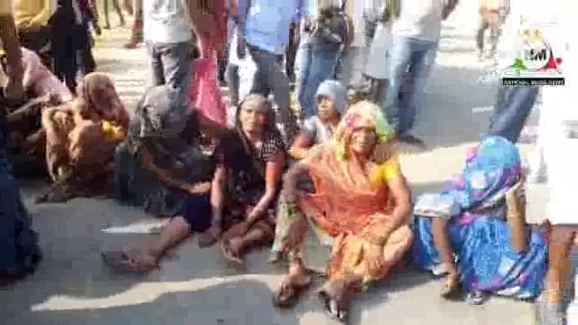 3 दिन से लापता छात्र के परिजन एक दूसरे थाने के काटते रहे चक्कर पुलिस ने नहीं की सुनवाई, गुस्साए परिजनों ने रोड किया जाम।