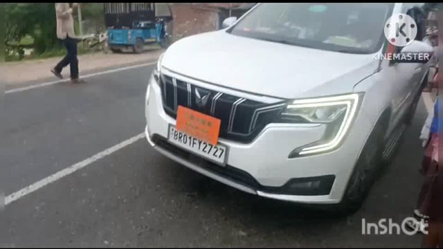 बिहार प्रतिपक्ष के नेता विजय कुमार सिन्हा पहुंचे नीर पुर गांव जहां मृतकों  के परिवारों से मिलकर दिलाया ढ़ाढस