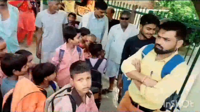 प्रा वि नगला बैसला डागोली में जर्जर छत के नीचे पढ़ने को मजबूर छात्र-छात्राएं शिकायत के बावजूद भी नहीं हो रही कोई सुनवाई