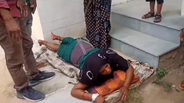 पति ने भाई भतीजों के साथ मिलकर पत्नी को मारपीट कर किया अधमरा, पुलिस ने मुकदमा किया दर्ज