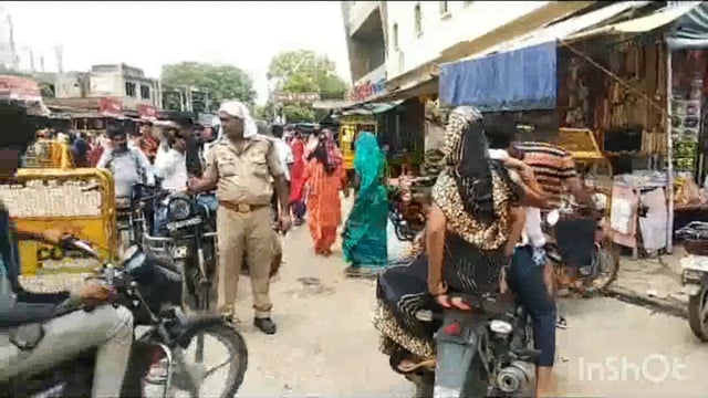 दोपहिया वाहनों की नो एंट्री तीन पहिया और चार पहिया वाहन भर रहे हैं फर्राटे पुलिस भाई साहब की मदद से गोवर्धन में