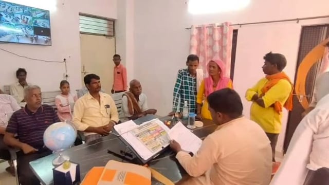 नगर पंचायत बिस्कोहर कार्यालय पर अध्यक्ष अजय गुप्ता ने नगर वासियों के साथ की बैठक नगर की समस्या से हुए अवगत